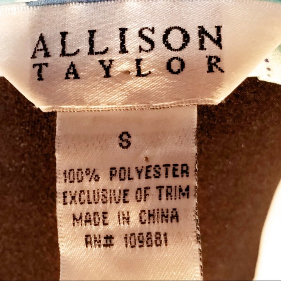 Allison Taylor Blue Design Stretch Button-Up. 285 - Picture 3 of 8